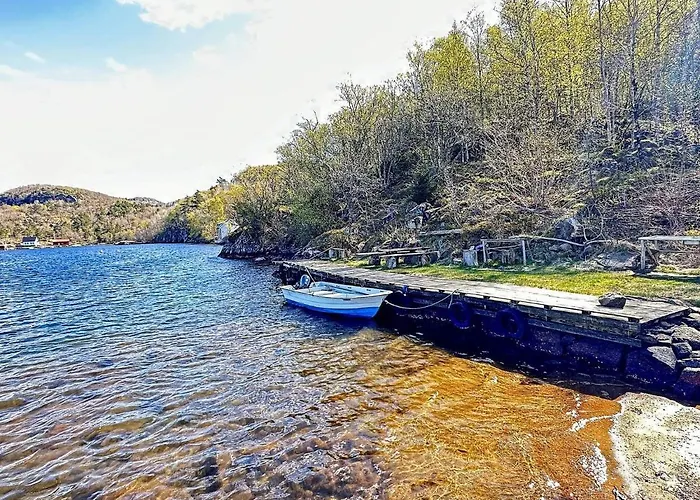 5 Person In Farsund-by Traum